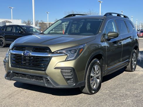 Used 2024 Subaru Ascent Premium w/ Convenience Package image 3