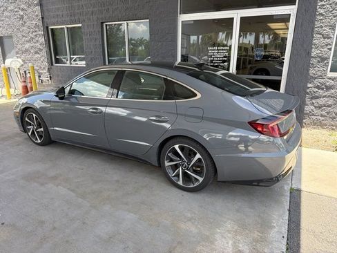 Used 2022 Hyundai Sonata SEL Plus FWD image 2