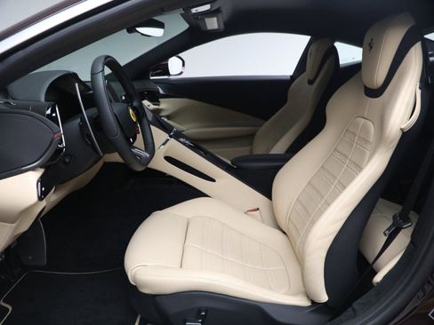 Certified 2023 Ferrari Roma image 15