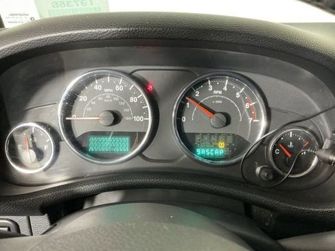 Used 2012 Jeep Wrangler Unlimited Rubicon w/ Dual Top Group AWD/4WD image 16