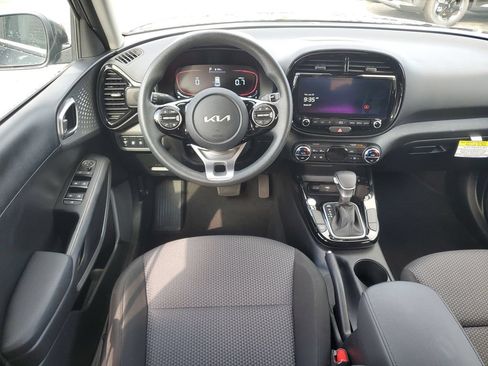 Used 2025 Kia Soul S FWD image 23