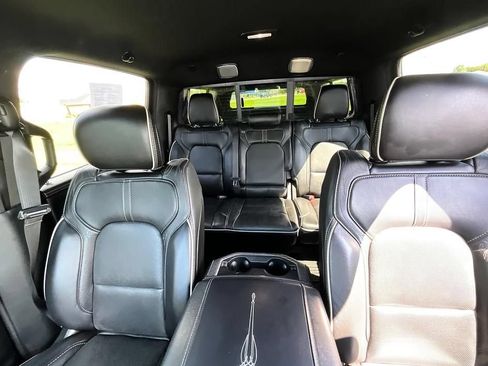 Used 2020 RAM 1500 Limited w/ Black Appearance Package AWD/4WD image 37