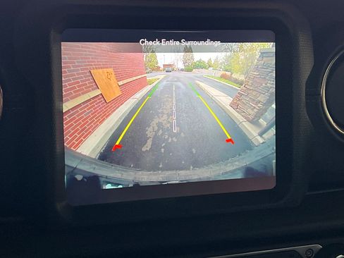 Used 2022 Jeep Wrangler Unlimited Sahara image 20