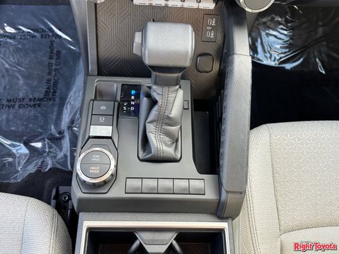 Certified 2026 Toyota 4Runner SR5 RWD image 31