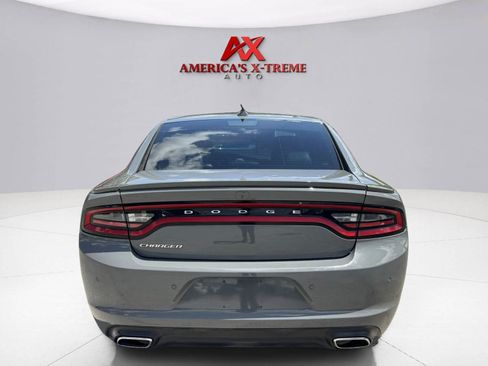 Used 2019 Dodge Charger SXT w/ Plus Group RWD image 5