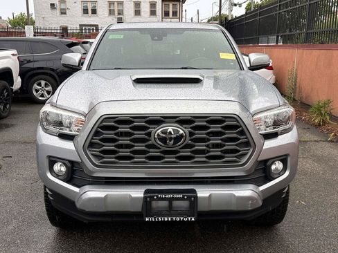 Used 2021 Toyota Tacoma TRD Sport w/ TRD Premium Sport Package AWD/4WD image 6