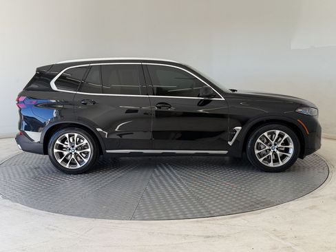 Certified 2024 BMW X5 xDrive50e w/ Premium Package AWD/4WD image 8