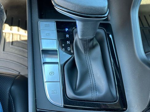 Used 2023 Hyundai Elantra Limited FWD image 18