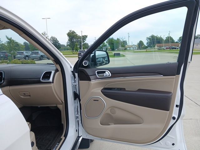 Used 2021 Jeep Grand Cherokee Summit AWD/4WD image 26