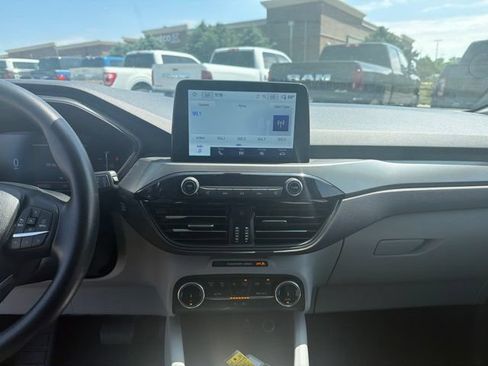 Used 2025 Ford Escape Active AWD/4WD image 16