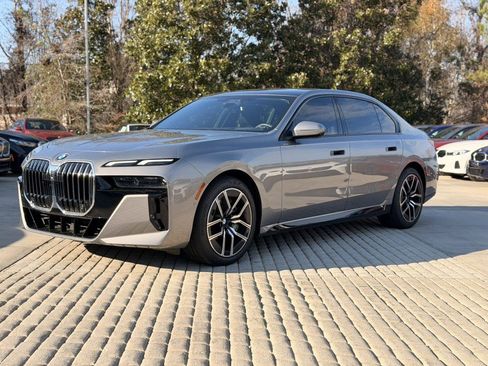 Certified 2023 BMW 760i xDrive image 2
