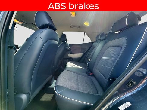 Used 2023 Hyundai Venue Limited FWD image 24