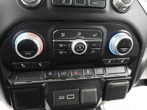 Used 2019 GMC Sierra 1500 SLE w/ Fleet Comfort Package AWD/4WD image 35