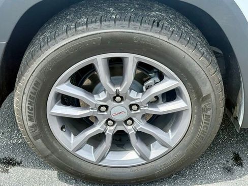 Used 2023 GMC Terrain SLT w/ Tech Package FWD image 30