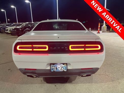 Used 2015 Dodge Challenger SXT Plus image 4