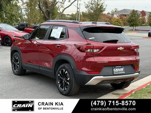 Used 2021 Chevrolet TrailBlazer LT w/ Convenience Package image 3