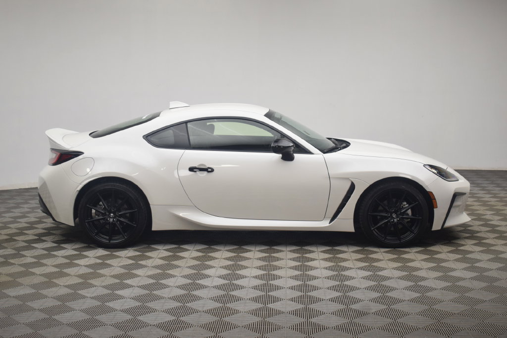Used 2025 Toyota GR86 Premium w/ ALL Weather Mat Package (TMS) RWD image 9