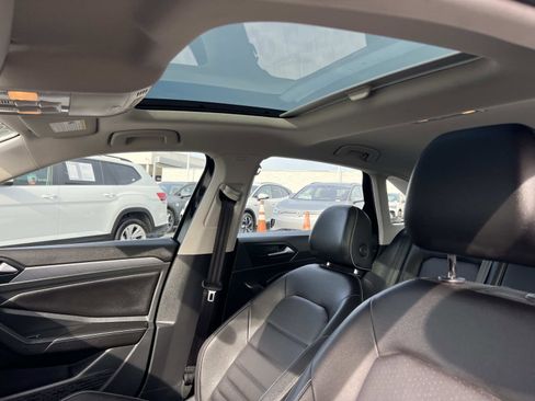 Certified 2024 Volkswagen Jetta SE image 19