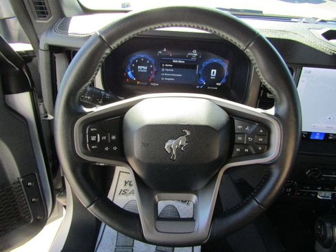 Used 2025 Ford Bronco Badlands AWD/4WD image 15