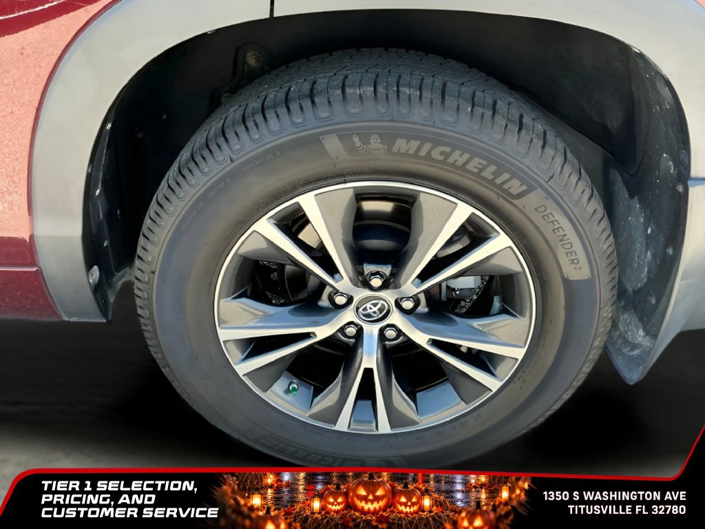 Used 2018 Toyota Highlander Plus w/ Carpet Mat Package (TMS) AWD/4WD image 39