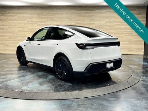 Used 2026 Tesla Model Y Long Range RWD image 12
