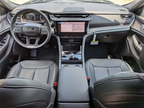 New 2026 Jeep Grand Cherokee Limited AWD/4WD image 16
