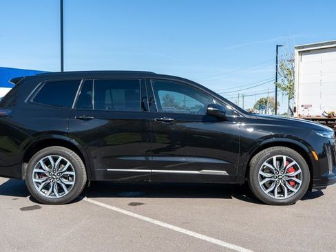 Used 2024 Cadillac XT6 Sport image 5