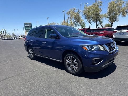 Used 2019 Nissan Pathfinder SL FWD image 6