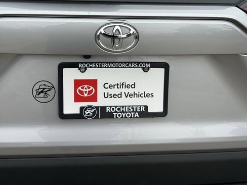 Certified 2022 Toyota RAV4 XLE image 40