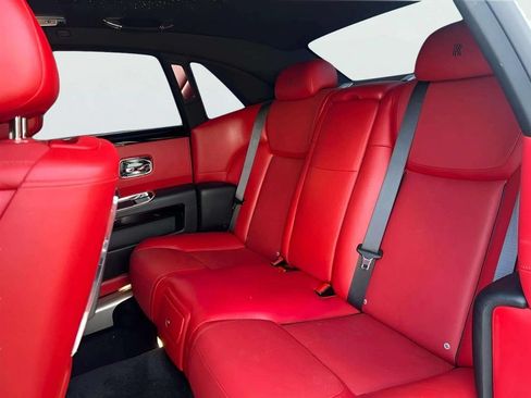 Certified 2018 Rolls-Royce Ghost RWD image 9