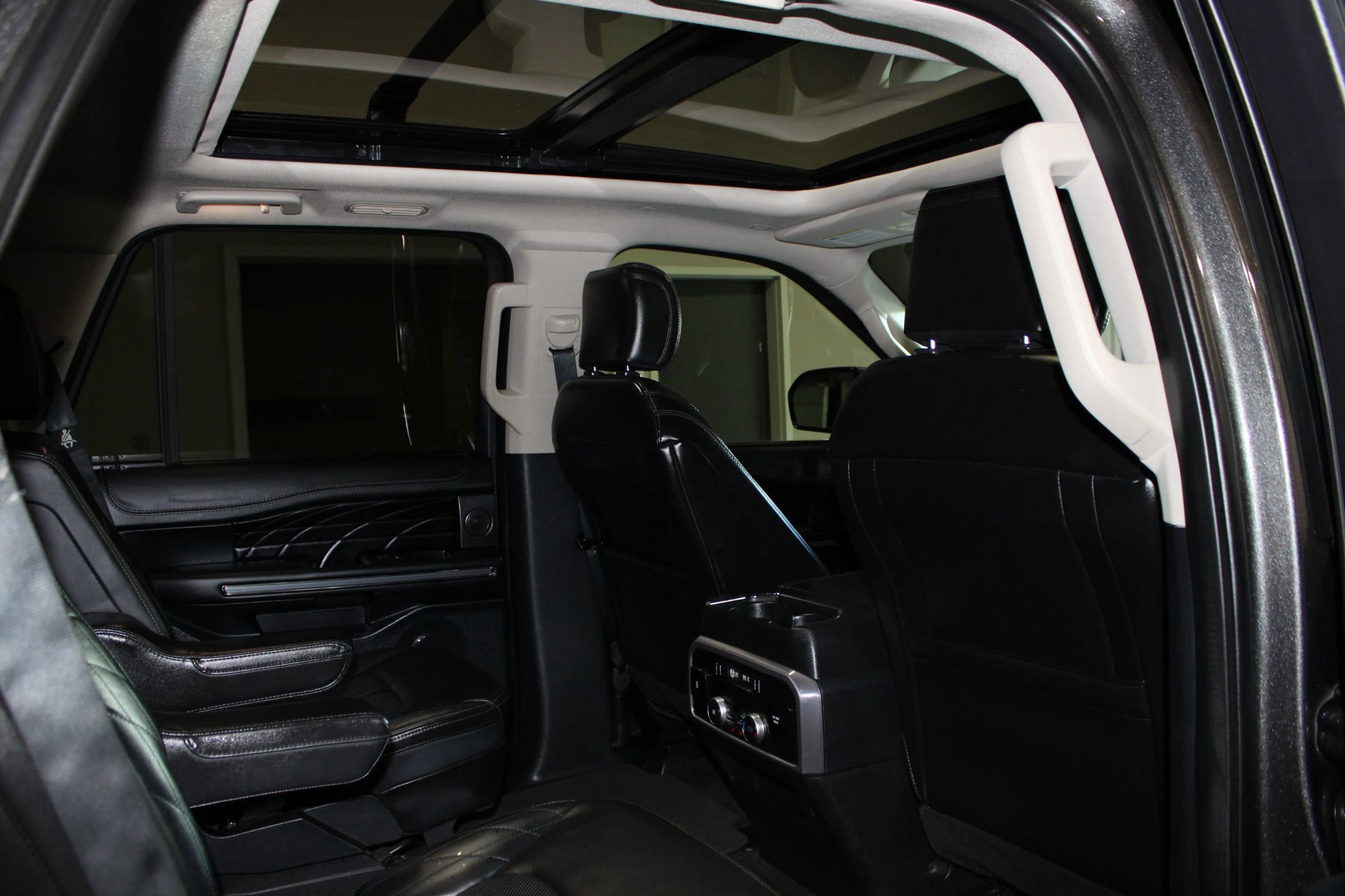 Used 2020 Ford Expedition Platinum RWD image 43