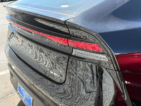 Used 2024 Toyota Prius LE FWD image 10