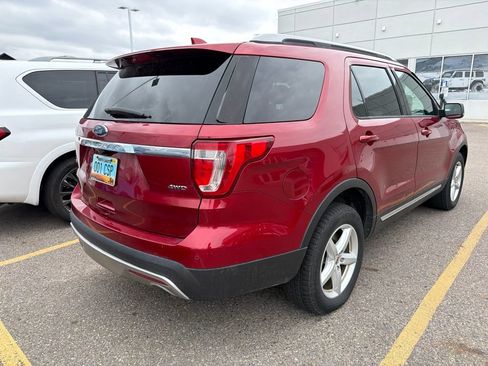 Used 2017 Ford Explorer XLT w/ Equipment Group 201A AWD/4WD image 5