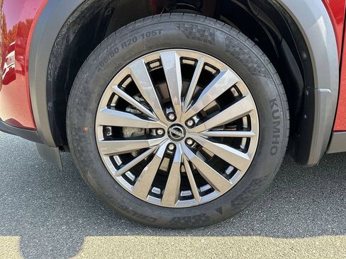 Used 2024 Nissan Pathfinder SL w/ SL Premium Package FWD image 11