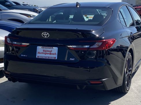 Certified 2025 Toyota Camry SE image 4