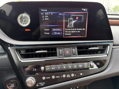Used 2022 Lexus ES 250 w/ Premium Package AWD/4WD image 9