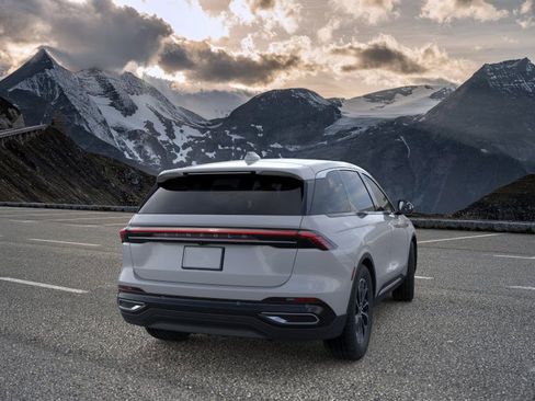 New 2026 Lincoln Nautilus Premier w/ Equipment Group 102A image 8