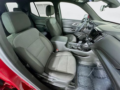 Used 2023 Chevrolet Traverse LT image 38
