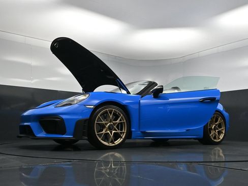 Certified 2025 Porsche 718 Boxster Spyder RS RWD image 33