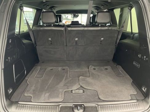 Used 2024 Jeep Wagoneer L Series II w/ Flexible Seating Group image 10