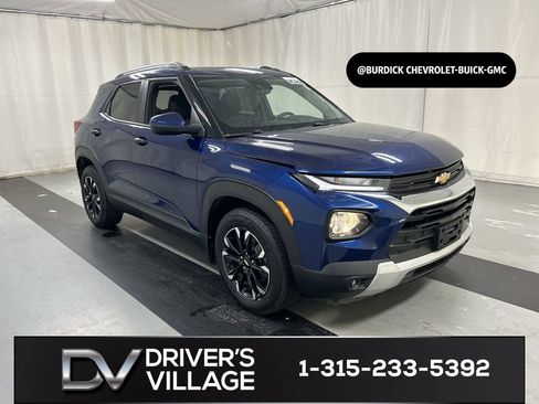 Used 2022 Chevrolet TrailBlazer LT w/ Confidence II Package FWD image 1