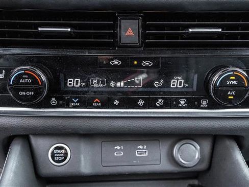 Used 2022 Nissan Rogue SL w/ SL Premium Package image 19