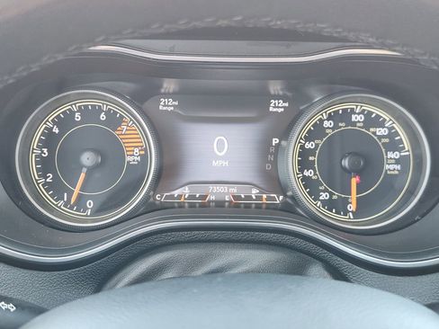 Used 2021 Jeep Cherokee Latitude Lux w/ Comfort/Convenience Group image 16