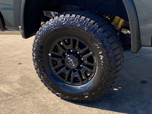 Used 2026 Chevrolet Silverado 2500 ZR2 image 8