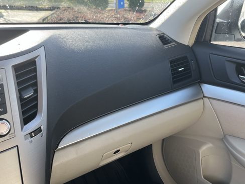 Used 2013 Subaru Outback 2.5i Premium w/ All-Weather Pkg image 22