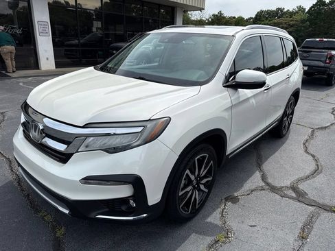Used 2019 Honda Pilot Touring image 2