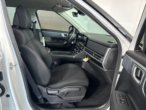 Used 2025 Hyundai Santa Fe SE image 29