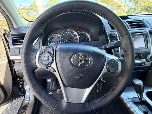 Used 2012 Toyota Camry L image 29