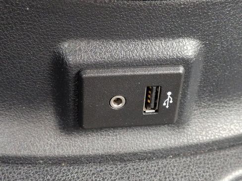 Certified 2017 Nissan Versa SV FWD image 19