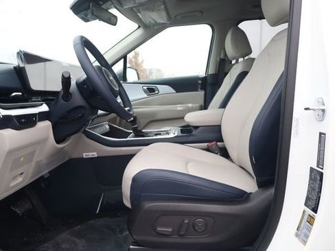 New 2026 Kia Carnival SX image 13